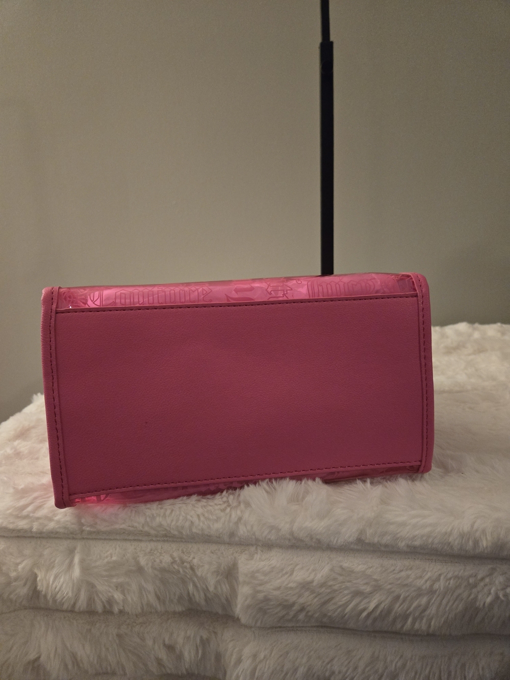 Juicy Couture Heart Pink Beachin' Tote - Picture 6 of 7